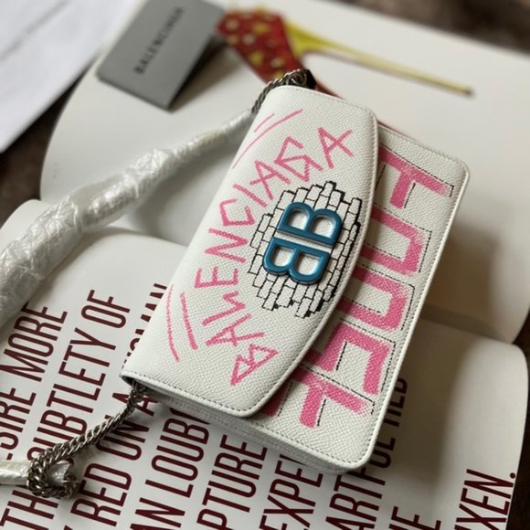 BALENCIAGA 'bb' Graffiti Print Leather Wallet - Picture 9 of 16